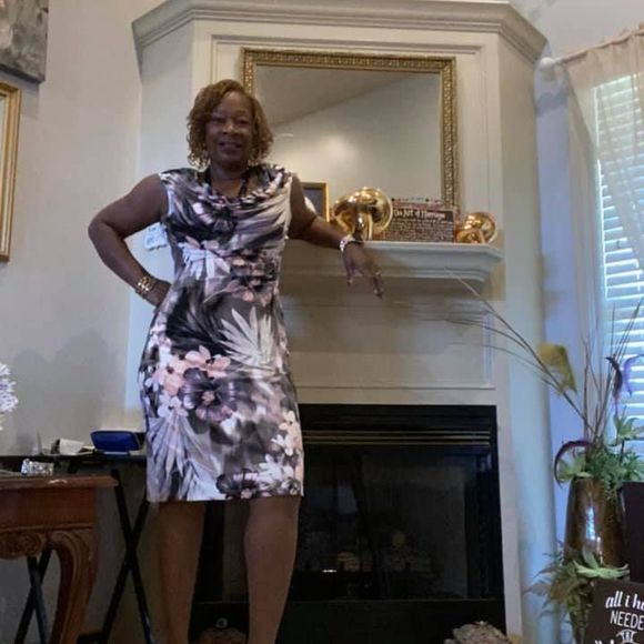 Meet your Posher, Gladis - Picture 1 of 1